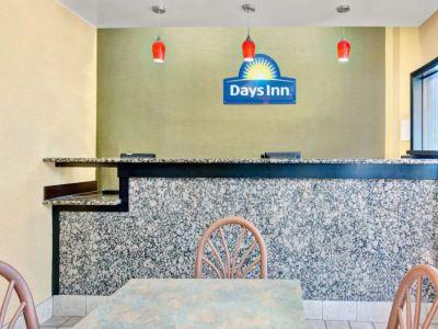 Days Inn By Wyndham Charlotte Northlake Екстер'єр фото